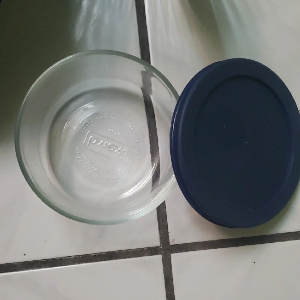 Vintage "Pyrex" mixing/serving bowl, divider, dark blue lids set - Picture 3 of 7